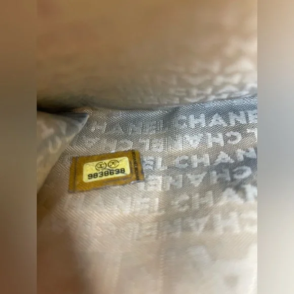 SOLD- CHANEL lambskin bifold wallet w/ COA - Picture 9 of 10